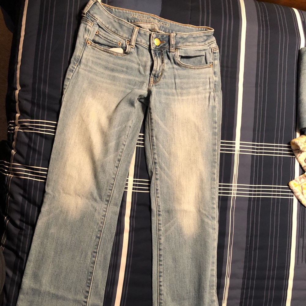 Gently used American Eagle jeans !!